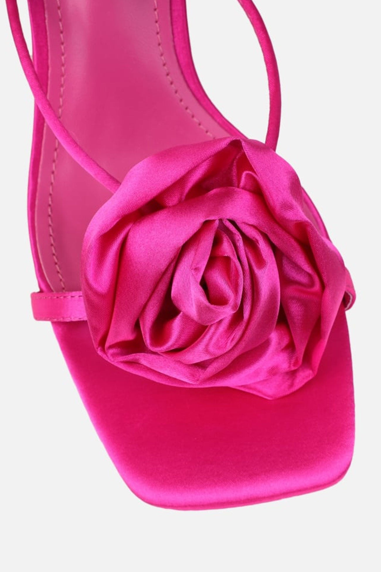 Beautifully Finished Heels in a Timeless Design