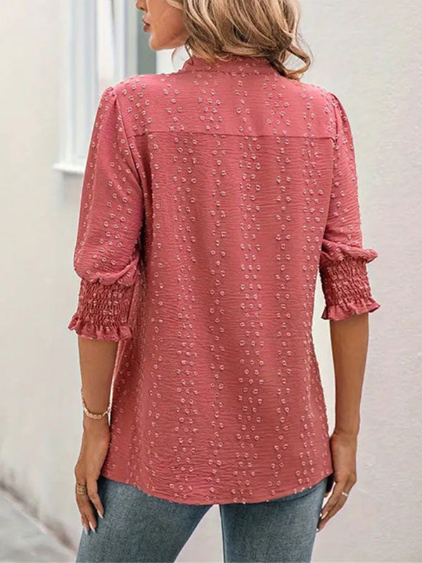 Effortlessly Elegant T-Shirt with a Timeless Design