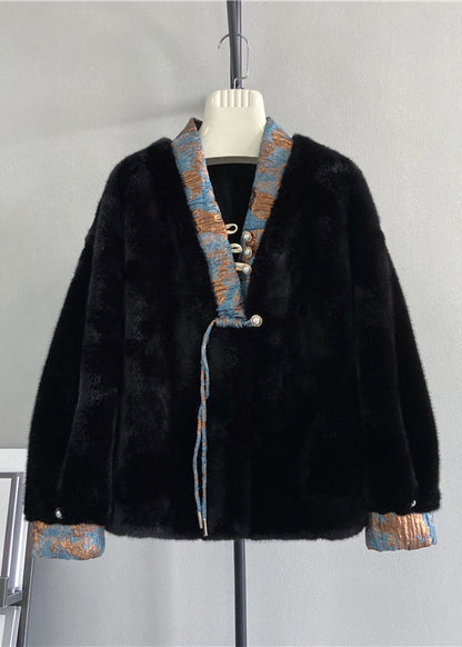 Effortlessly Elegant Coat with a Timeless Design