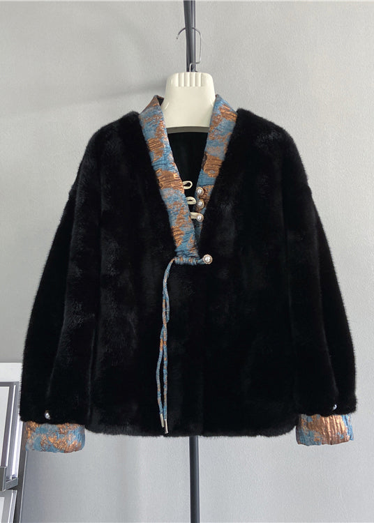 Effortlessly Elegant Coat with a Timeless Design