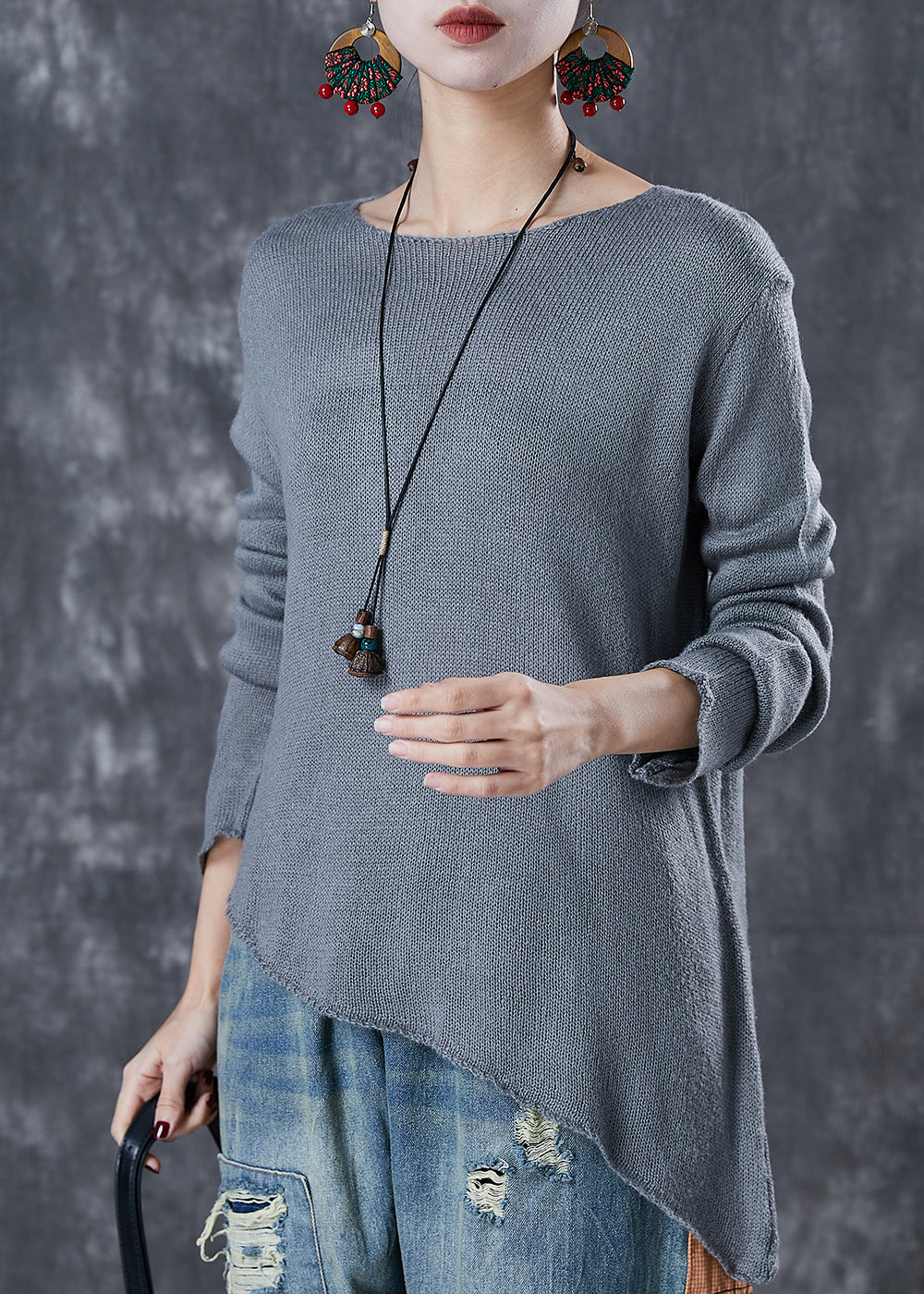 Effortlessly Elegant Sweater with a Timeless Design