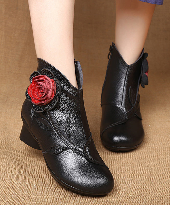 Effortlessly Elegant Boots with a Timeless Design