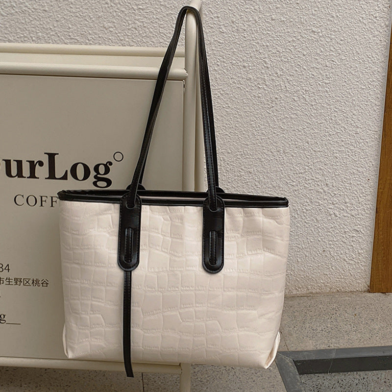 Effortlessly Elegant Bag with a Timeless Design