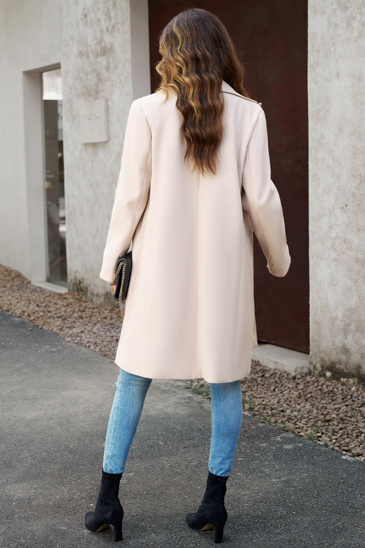 Well Tailored Coat with a Graceful Silhouette