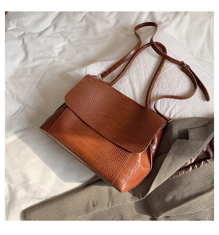 Sophisticated Bag with a Clean Classic Look
