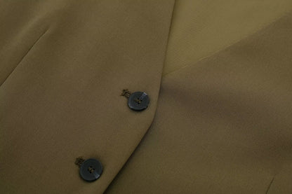 Effortlessly Elegant Trousers with a Timeless Design