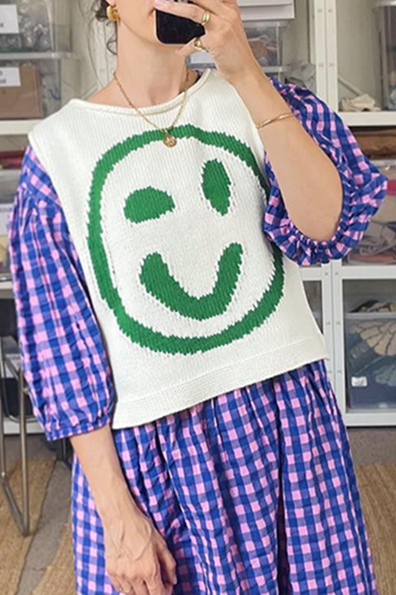 Beautifully Finished Top in a Timeless Design