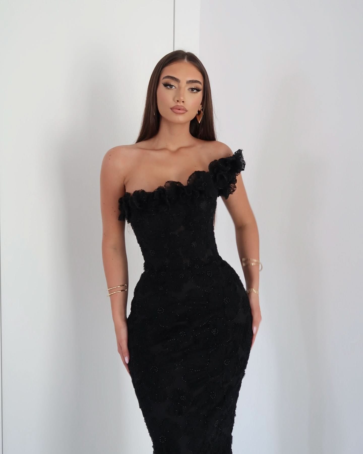 Well Tailored Garment with a Graceful Silhouette