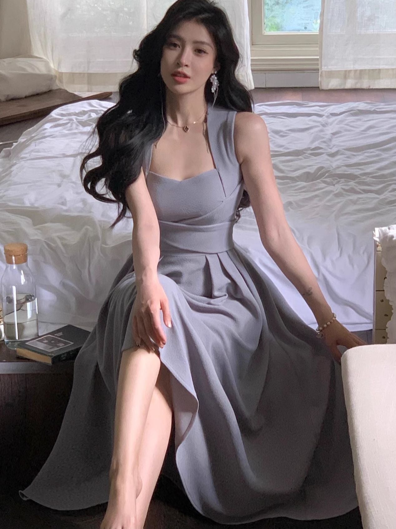 Beautifully Finished Dress in a Timeless Design