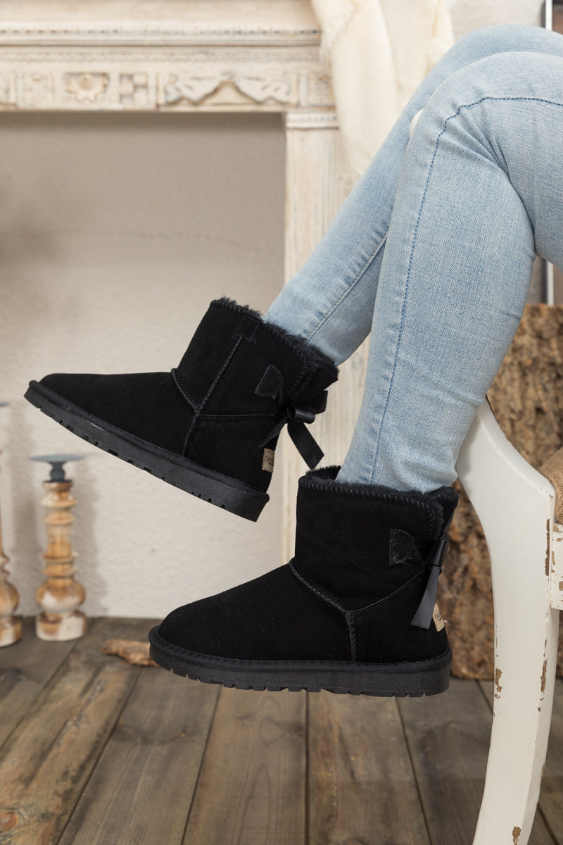 Polished Boots with an Effortless Classic Look