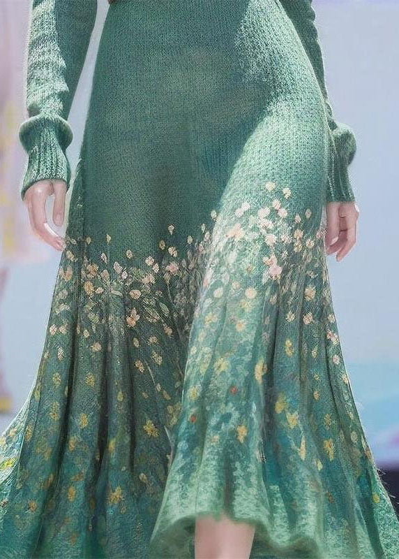Well Tailored Sweater with a Graceful Silhouette