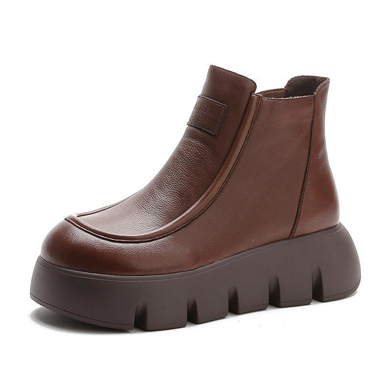 Polished Boots with an Effortless Classic Look