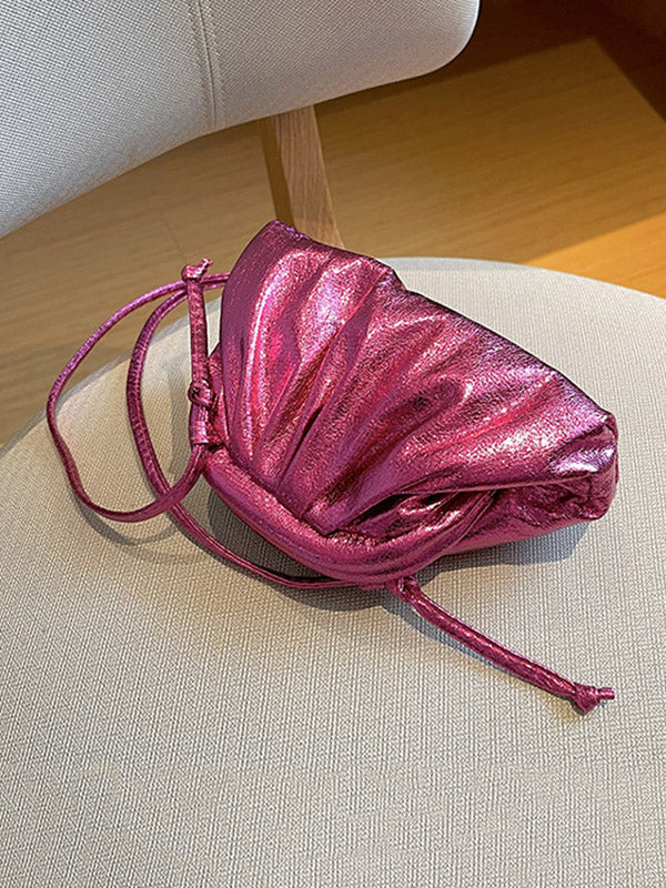 Well Tailored Bag with a Graceful Silhouette