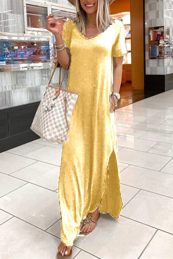 Beautifully Finished Dress in a Timeless Design