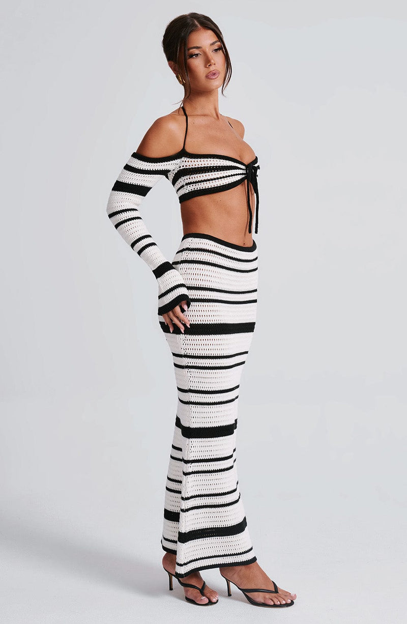 Beautifully Finished Garment in a Timeless Design