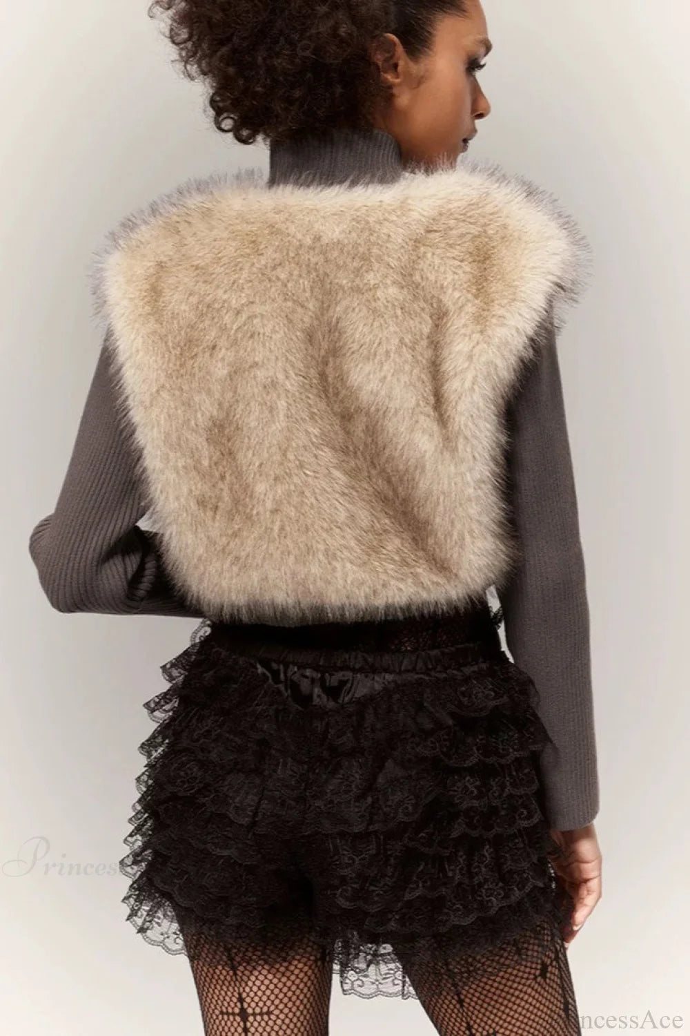 Beautifully Finished Blouse in a Timeless Design