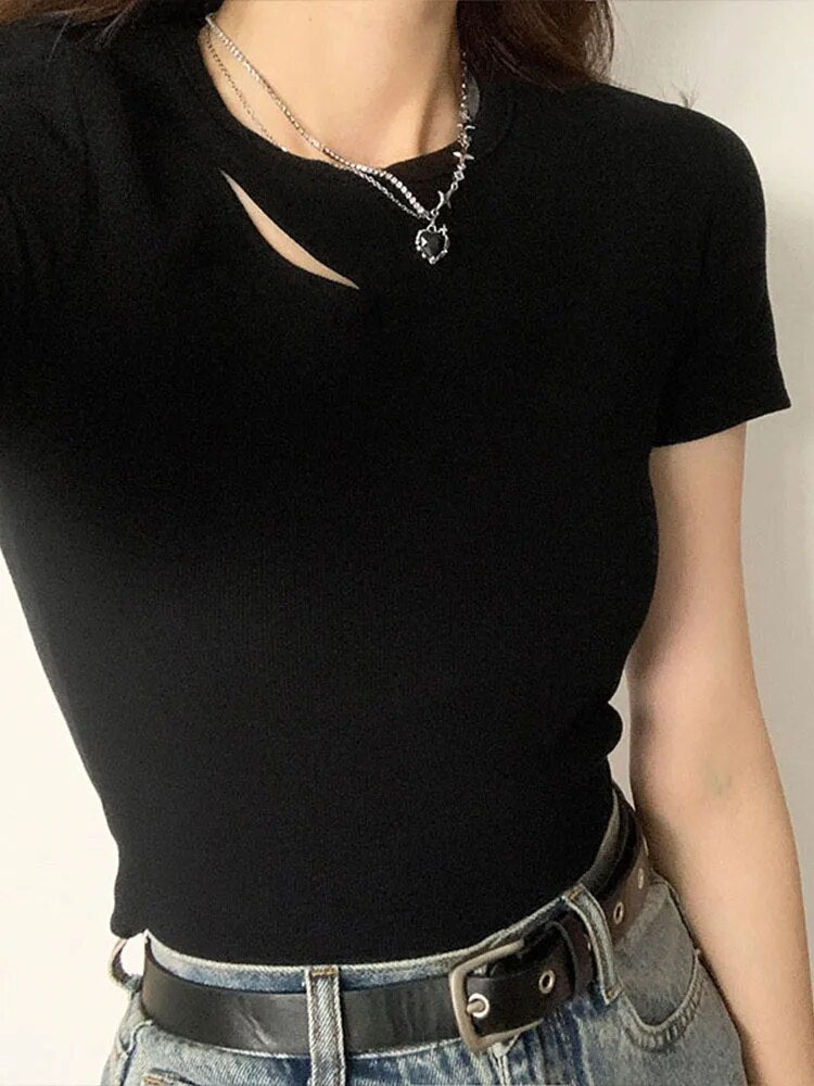 Effortlessly Elegant T-Shirt with a Timeless Design