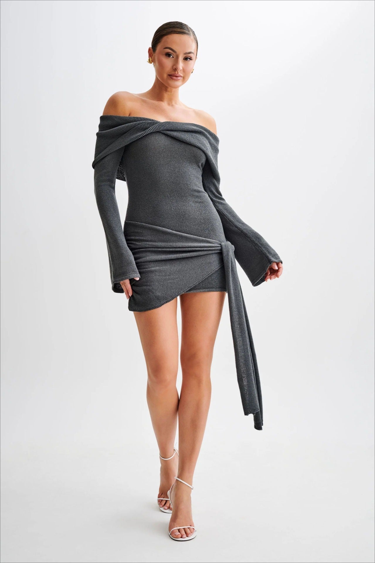 Well Tailored Sweater with a Graceful Silhouette