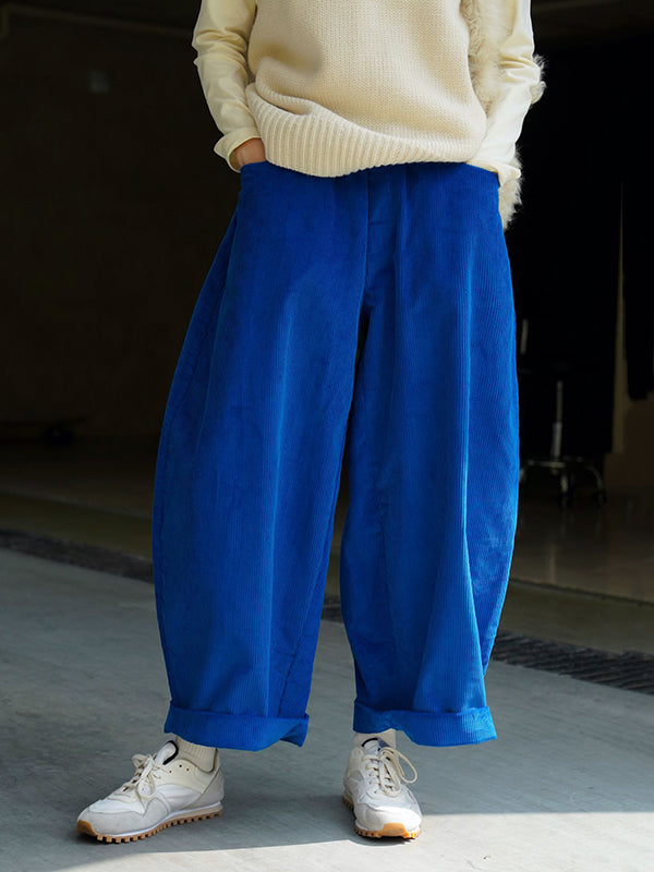 Effortlessly Elegant Pants with a Timeless Design