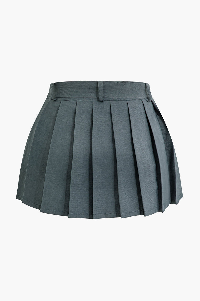 Sophisticated Garment with a Clean Classic Look