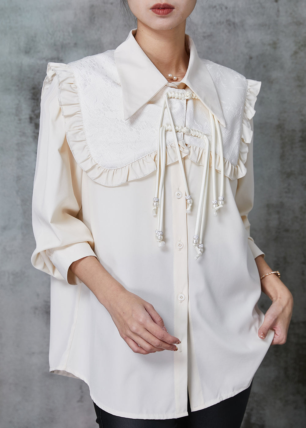 Sophisticated Blouse with a Clean Classic Look