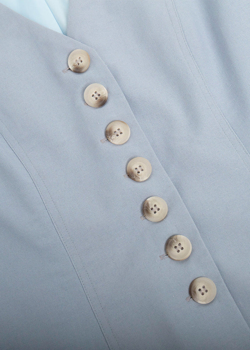 Sophisticated Garment with a Clean Classic Look