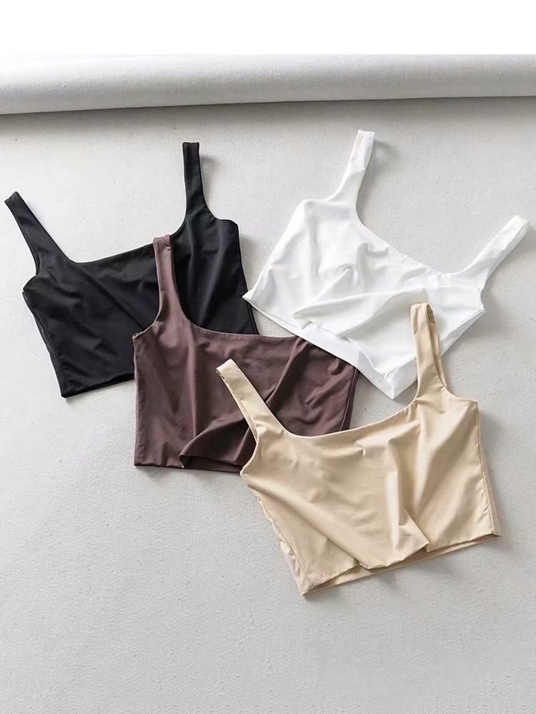 Well Tailored Top with a Graceful Silhouette