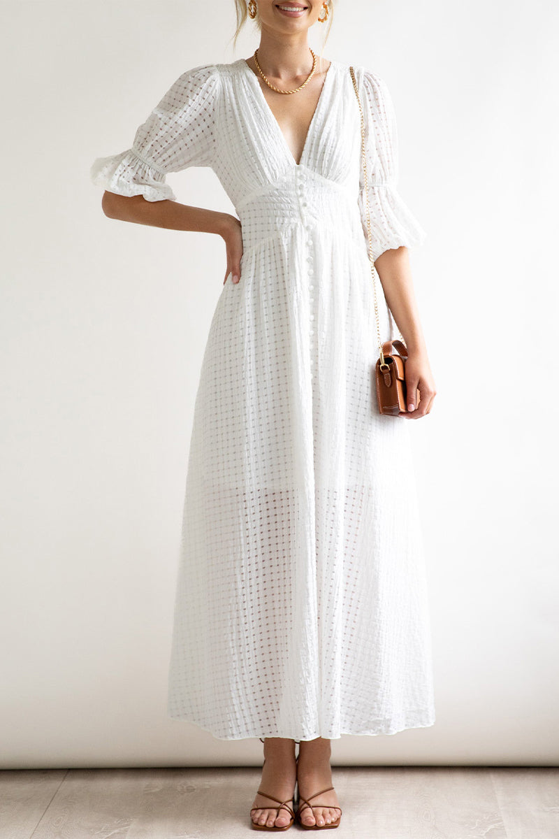 Well Tailored Dress with a Graceful Silhouette