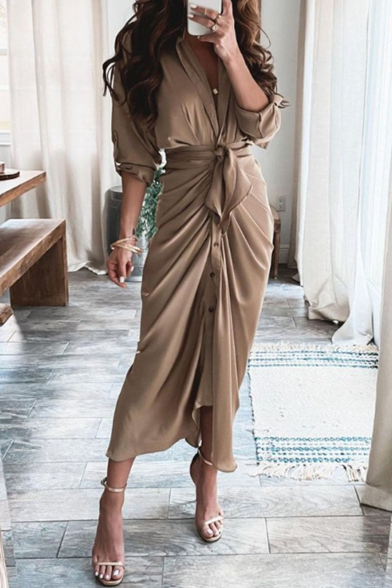 Beautifully Finished Dress in a Timeless Design