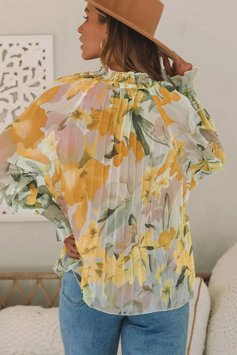 Classic Vintage Blouse with a Flattering Fit