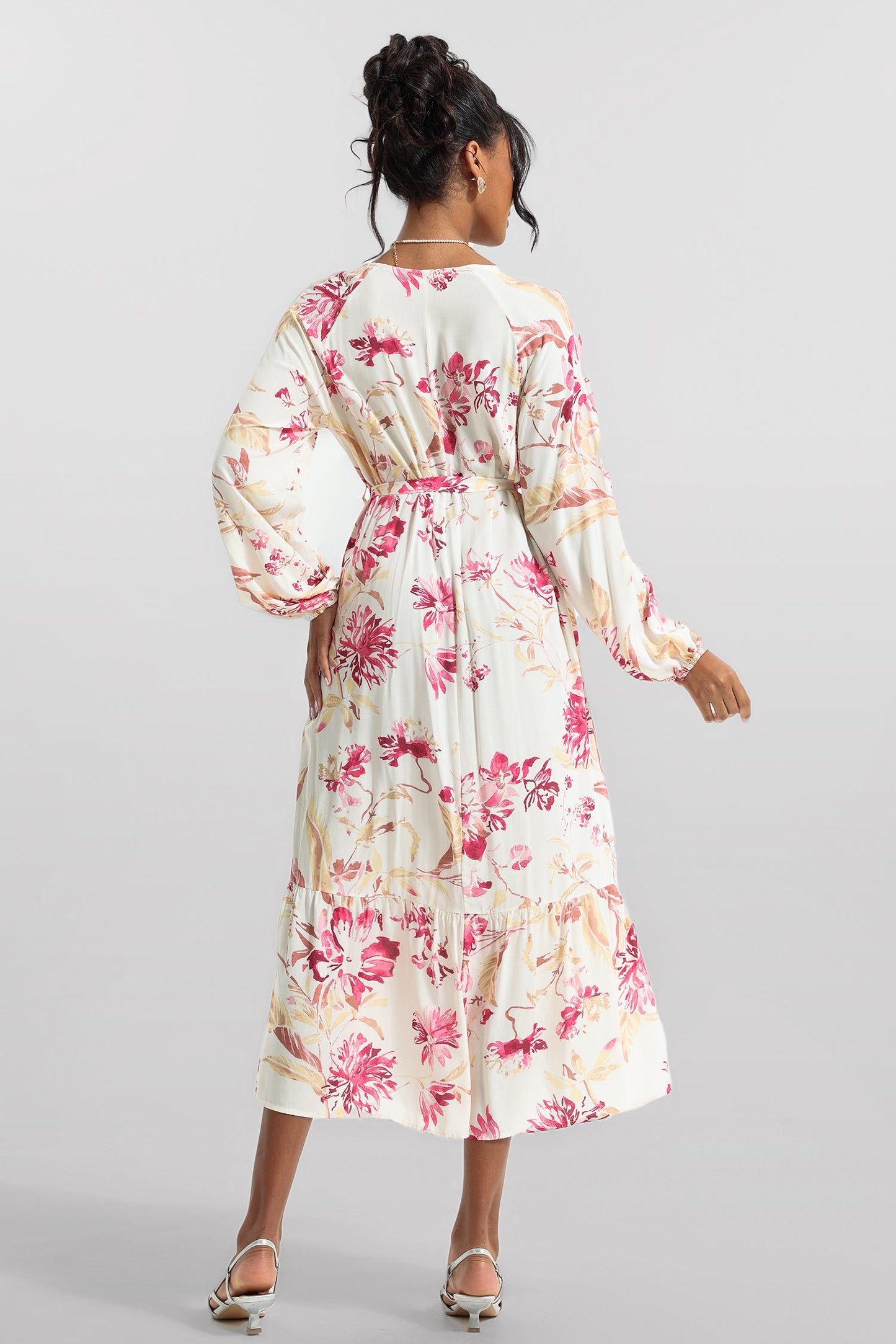 Beautifully Crafted Dress in a Classic Style