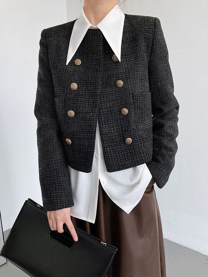 Sophisticated Blouse with a Clean Classic Look
