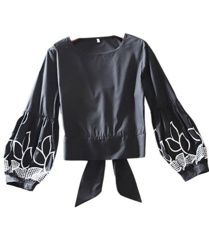 Effortlessly Elegant Blouse with a Timeless Design