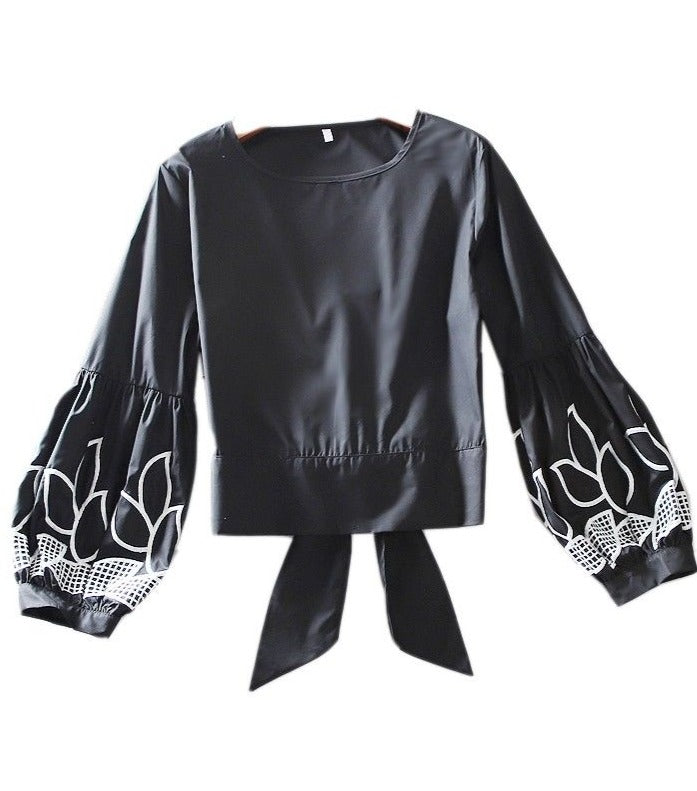 Effortlessly Elegant Blouse with a Timeless Design