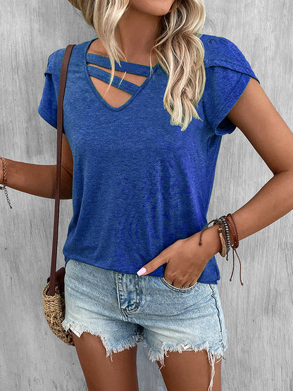 Effortlessly Elegant T-Shirt with a Timeless Design