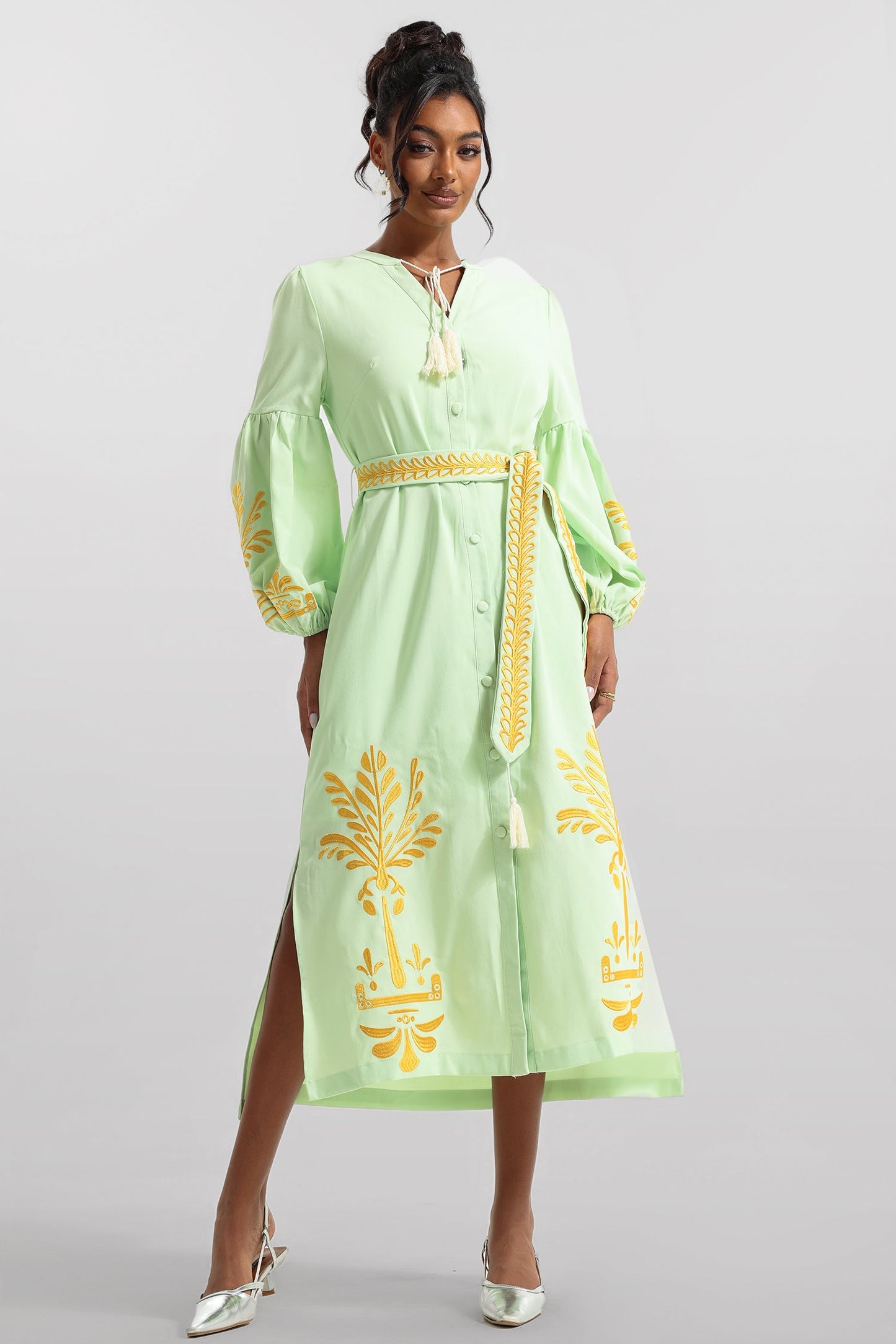 Well Tailored Dress with a Graceful Silhouette