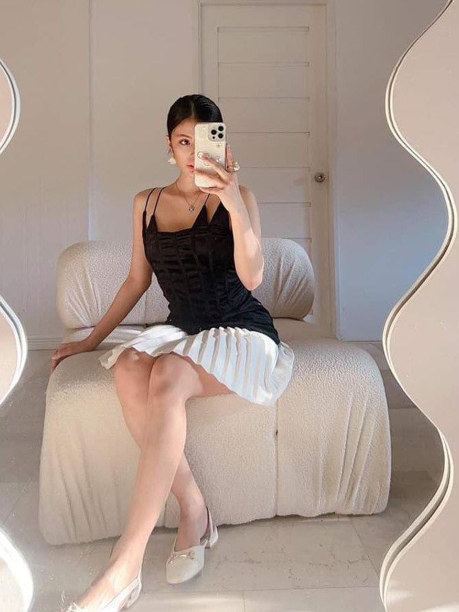 Sophisticated Dress with a Clean Classic Look