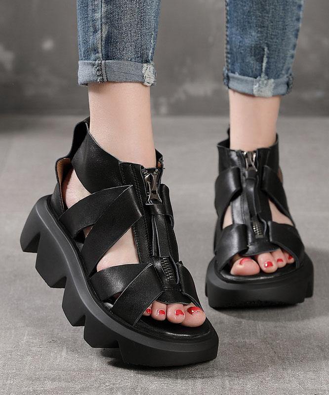 Effortlessly Elegant Sandals with a Timeless Design