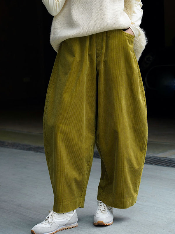 Effortlessly Elegant Pants with a Timeless Design