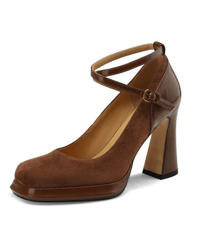 Effortlessly Elegant Heels with a Timeless Design