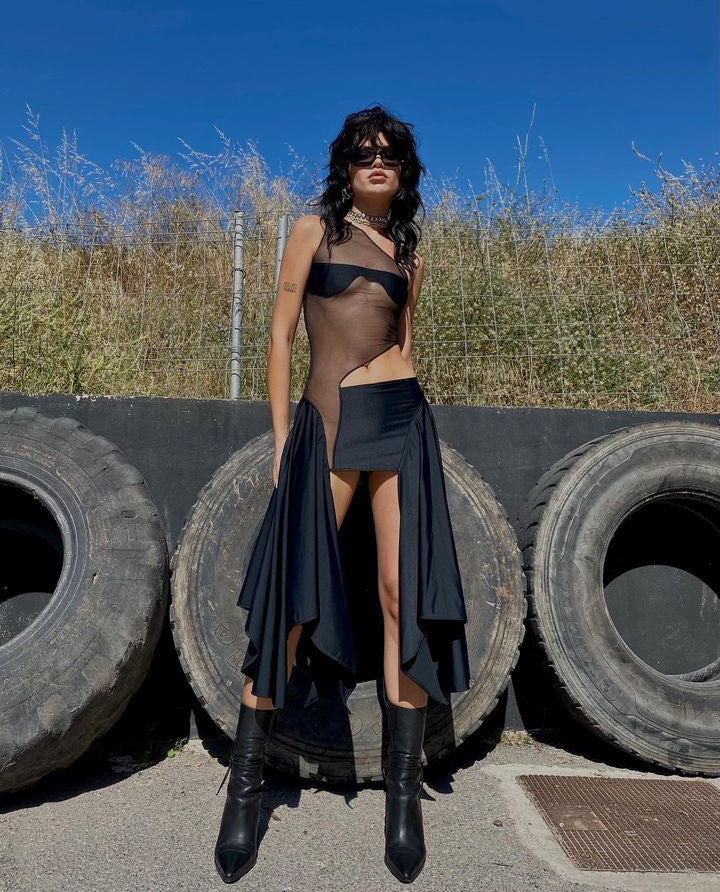 Effortlessly Elegant Garment with a Timeless Design