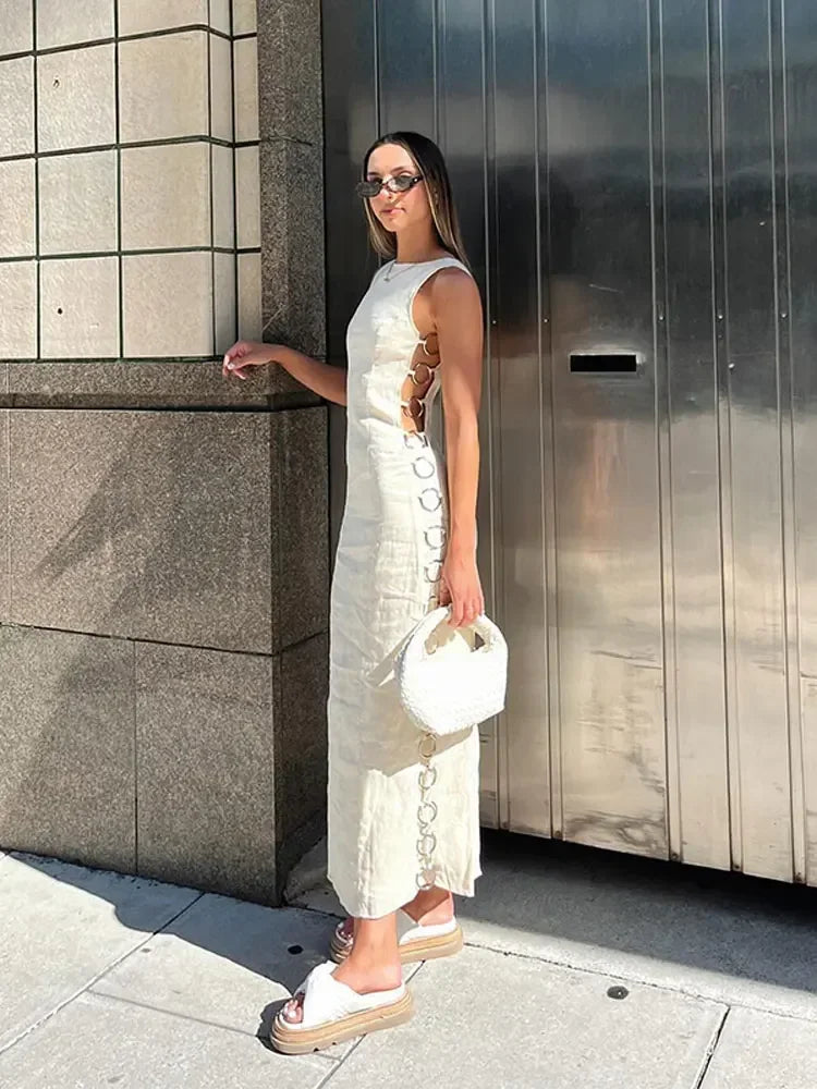 Beautifully Finished Dress in a Timeless Design