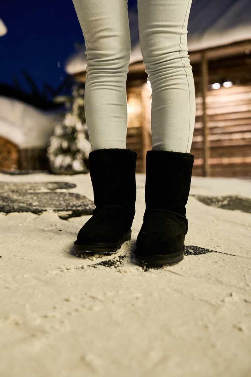 Classic Vintage Boots with a Flattering Fit