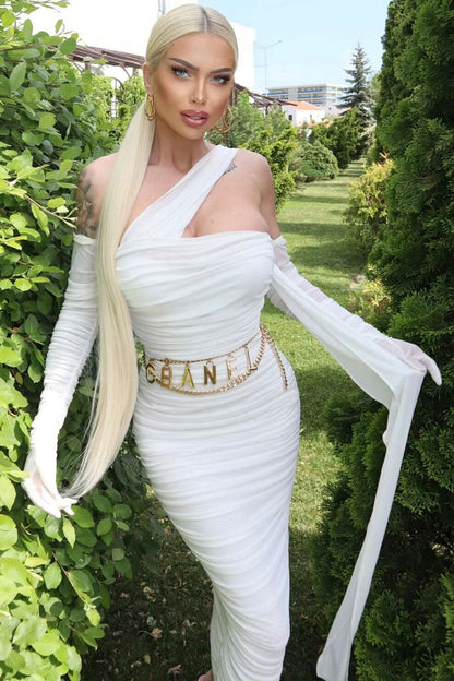 A Vintage Style Dress with Delicate Timeless Details