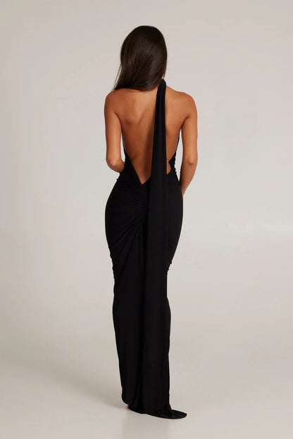 Well Tailored Garment with a Graceful Silhouette