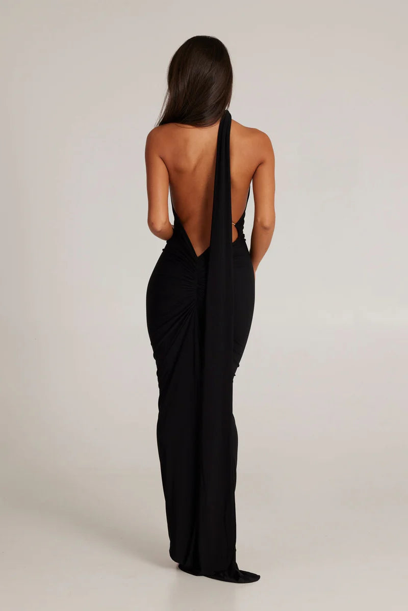 Well Tailored Garment with a Graceful Silhouette