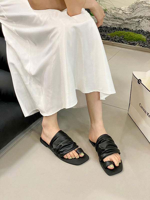Gracefully Styled Garment for Any Occasion