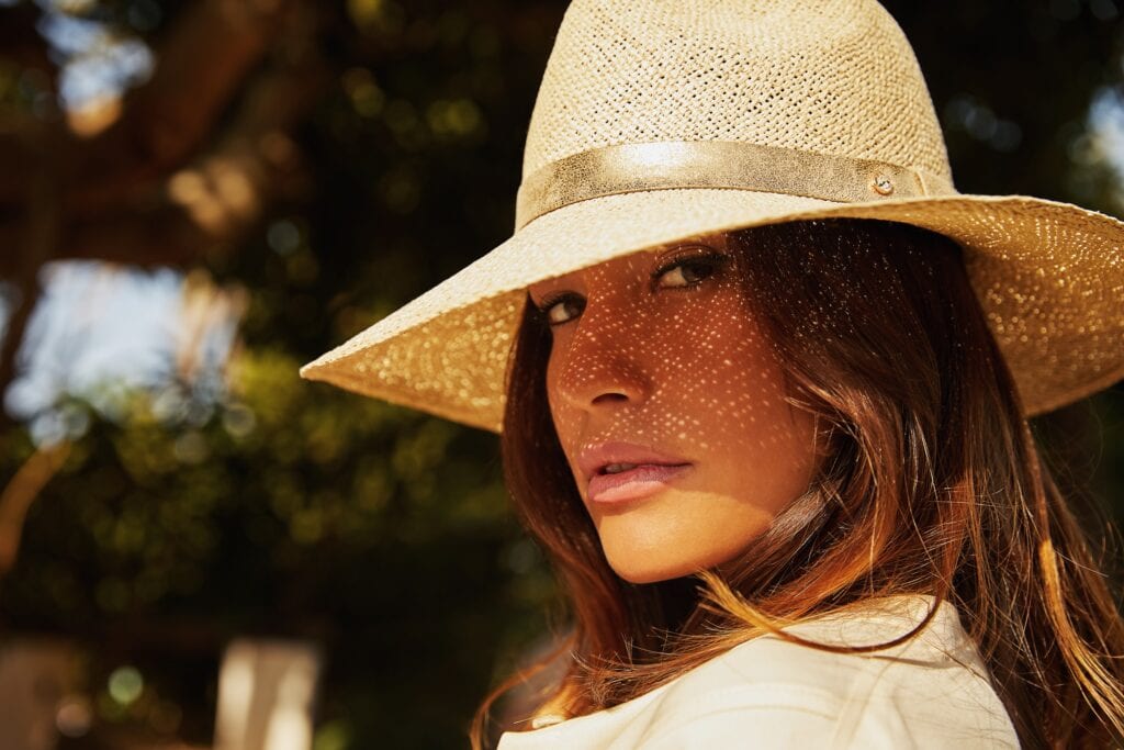 Effortlessly Elegant Garment with a Timeless Design