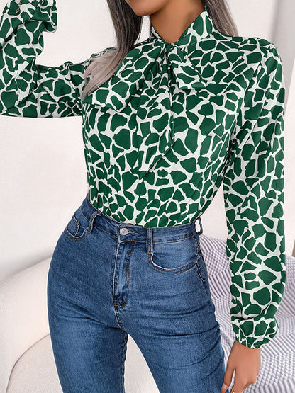 Well Tailored Blouse with a Graceful Silhouette