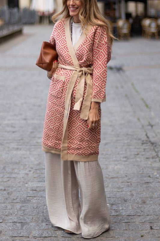 Well Tailored Coat with a Graceful Silhouette
